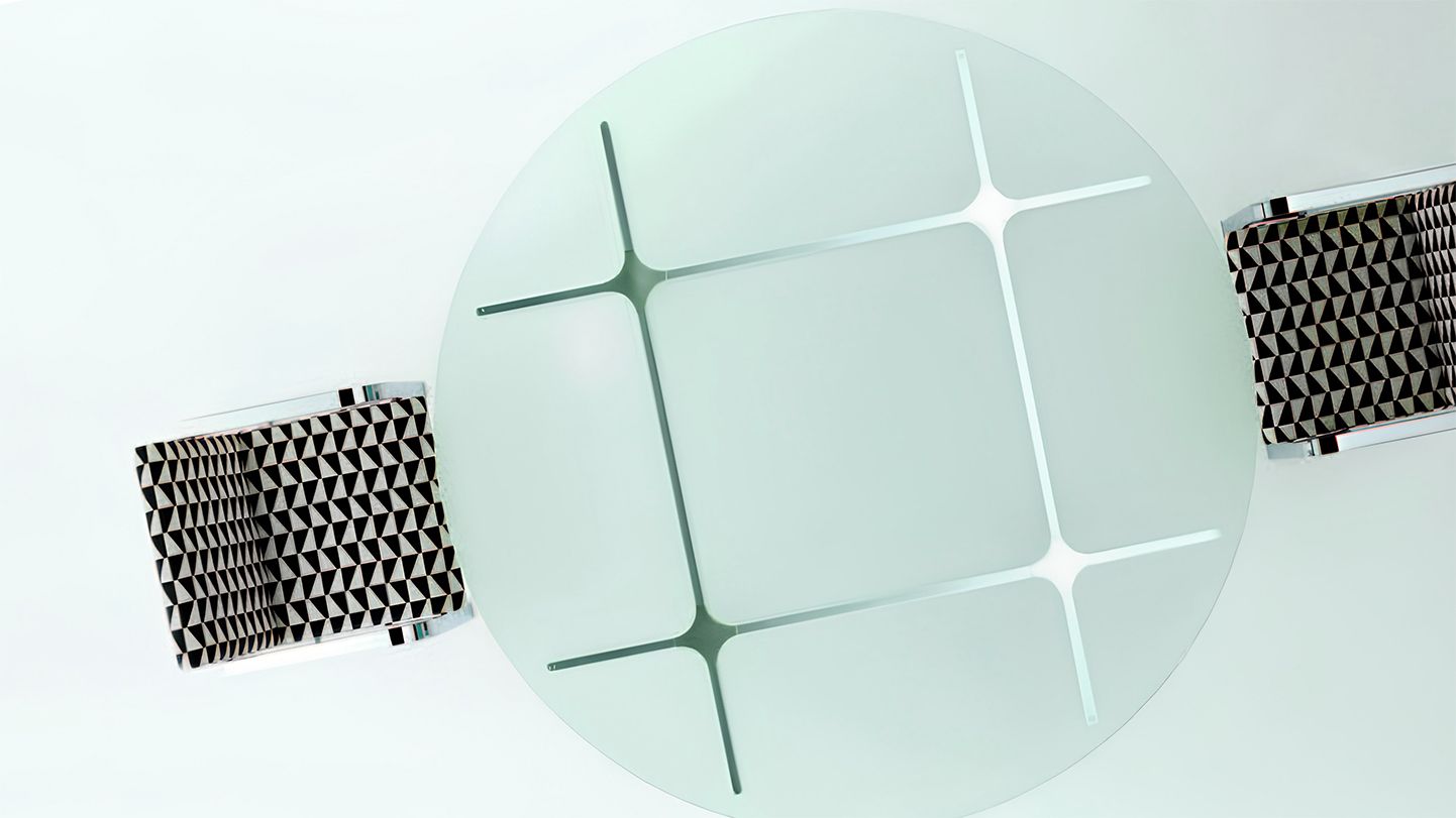 The Balance round meeting table creates a calm, iconic setting for teamwork, combining timeless design with functional elegance